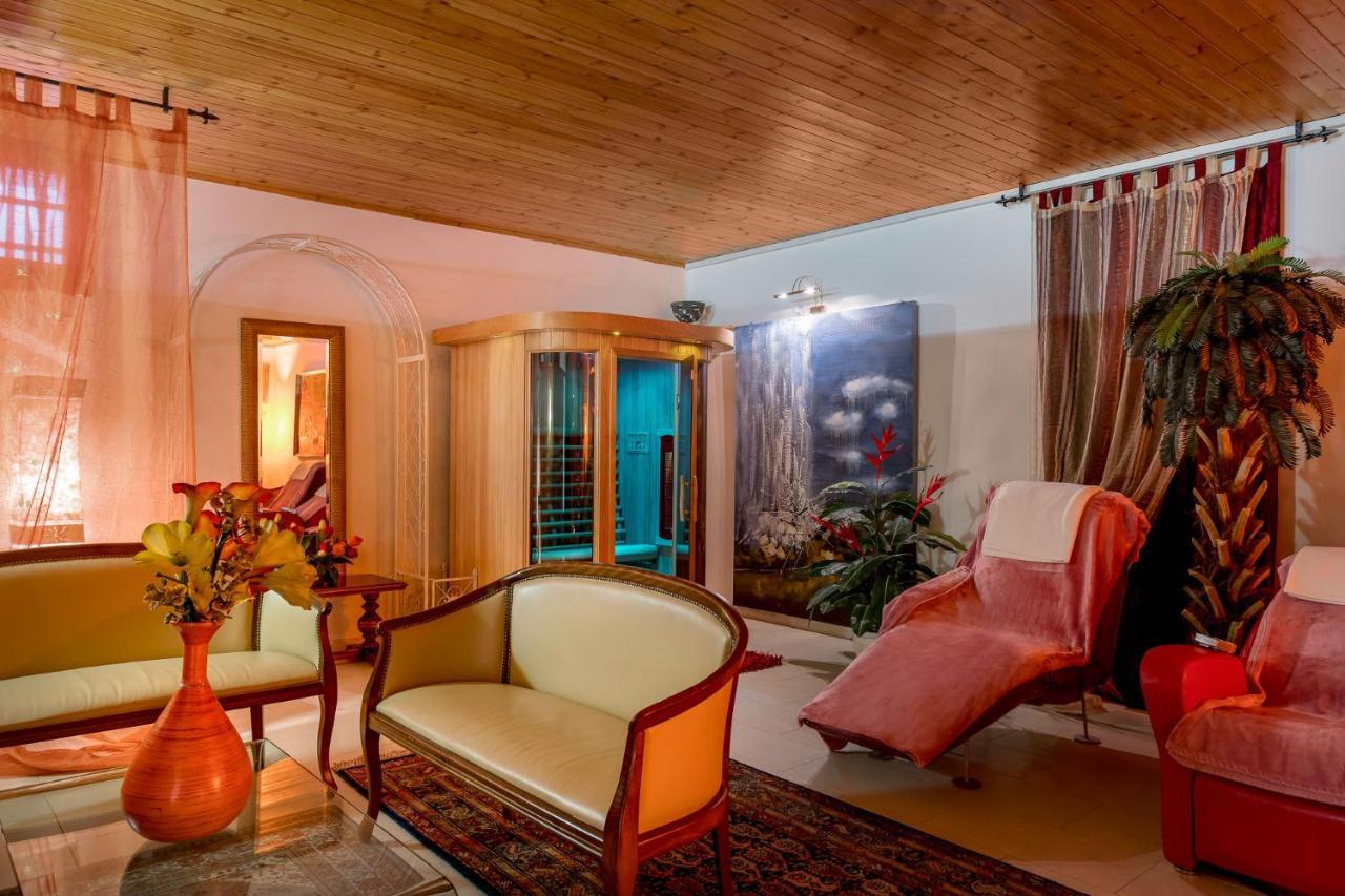 Hotel Apollo Ріміні Екстер'єр фото