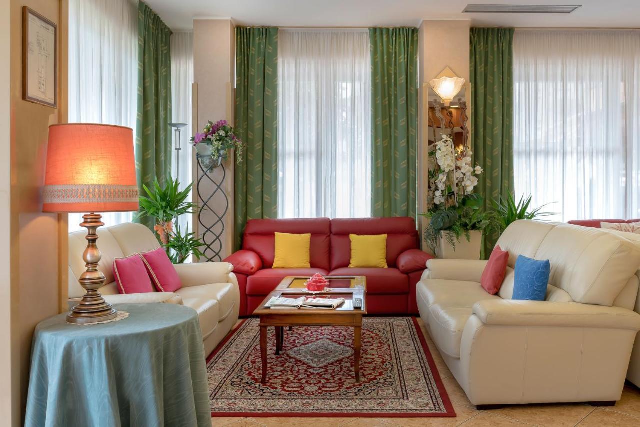 Hotel Apollo Ріміні Екстер'єр фото