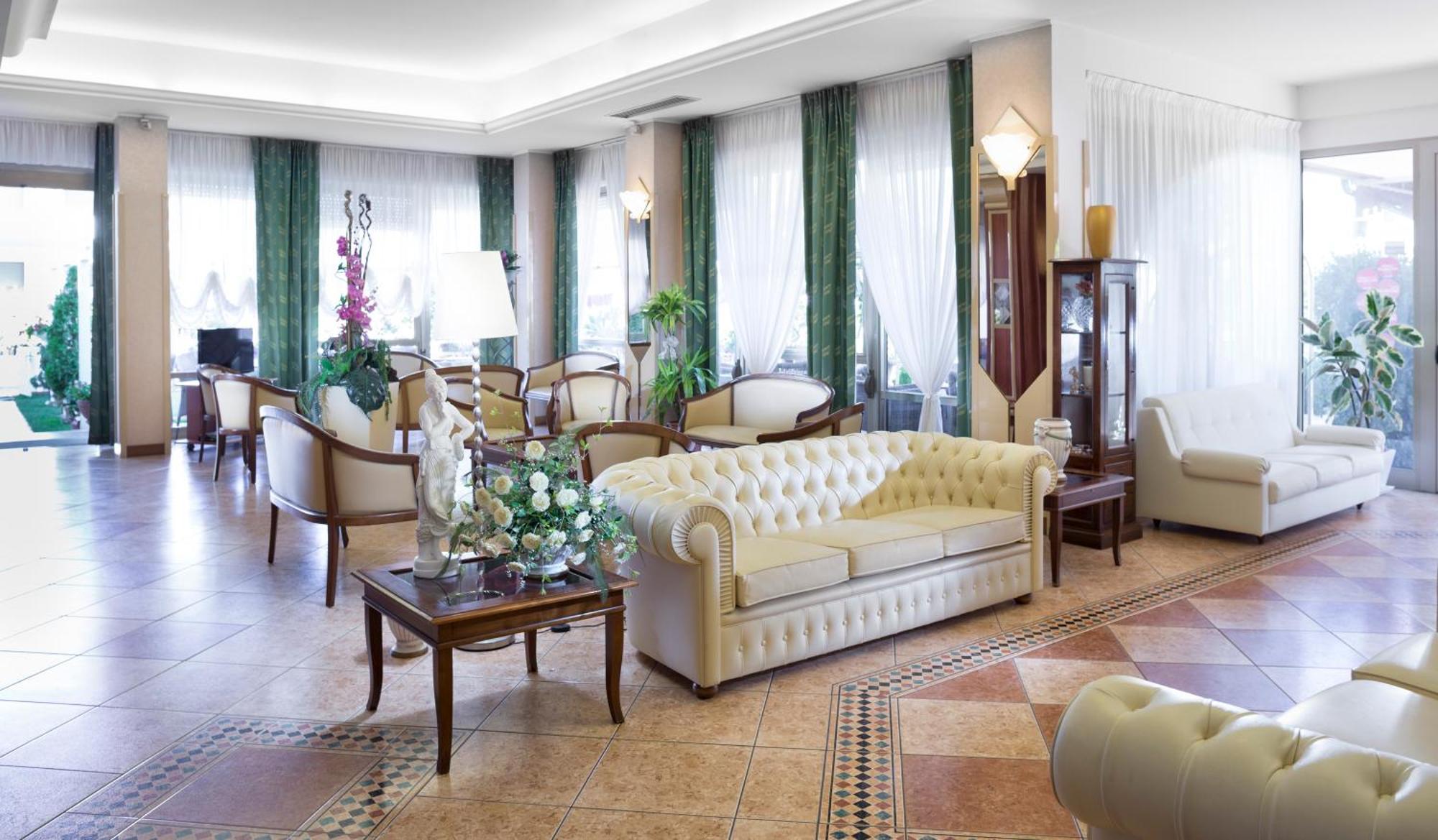 Hotel Apollo Ріміні Екстер'єр фото